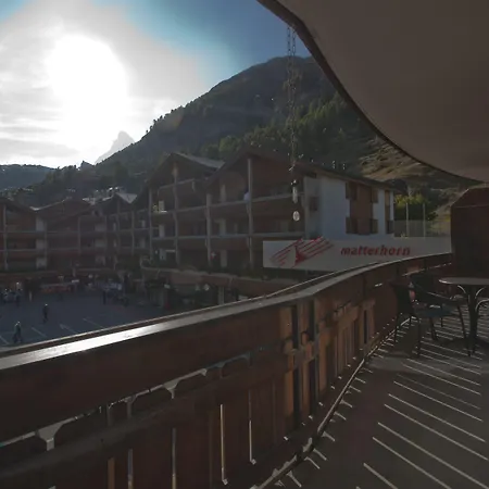 Haus Bahnhofbuffet, Riffelhorn 采尔马特