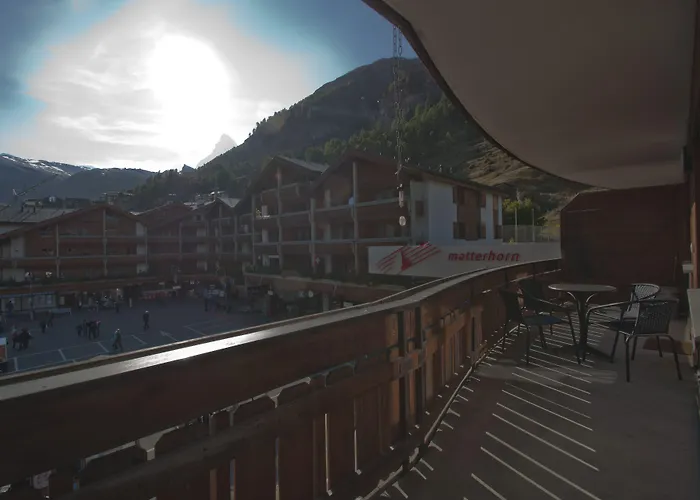 Haus Bahnhofbuffet, Riffelhorn 采尔马特